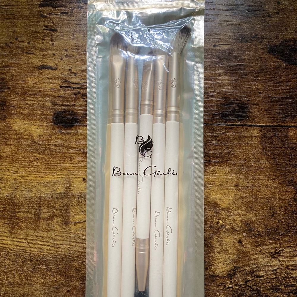 Beau gachis 5 piece brush set NIB